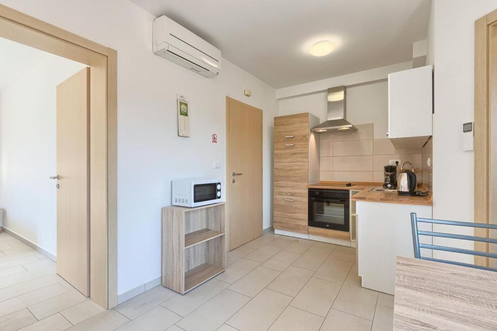 Lovely Fazana Apartments 400M From The Sea Exterior photo