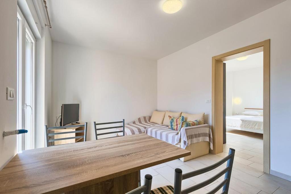 Lovely Fazana Apartments 400M From The Sea Exterior photo